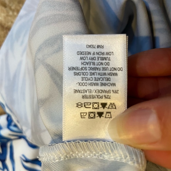 Tommy Bahama Blue and White Leaf Print Long Sleeve Zip Up XS - Picture 9 of 9